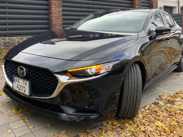 Mazda 3 - фото 2