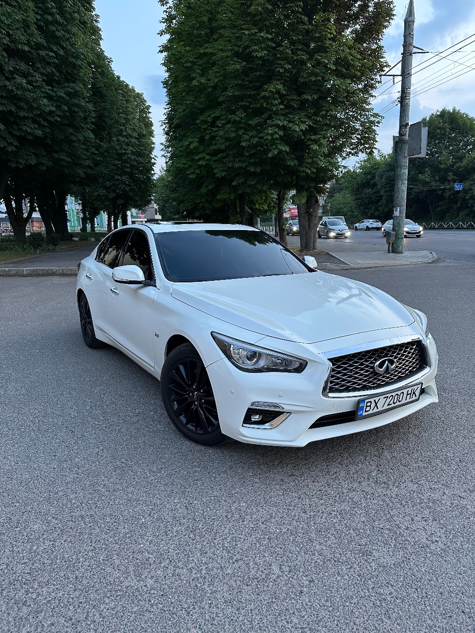 Infiniti Q50 - фото 1