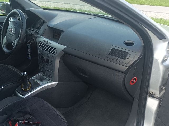 Opel Astra - фото 2
