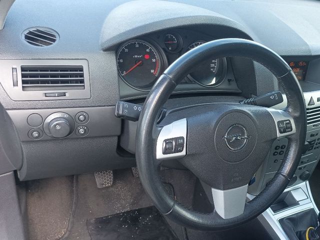 Opel Astra - фото 3