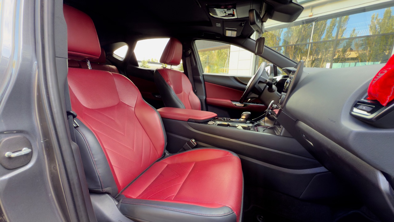 Lexus NX - фото 9