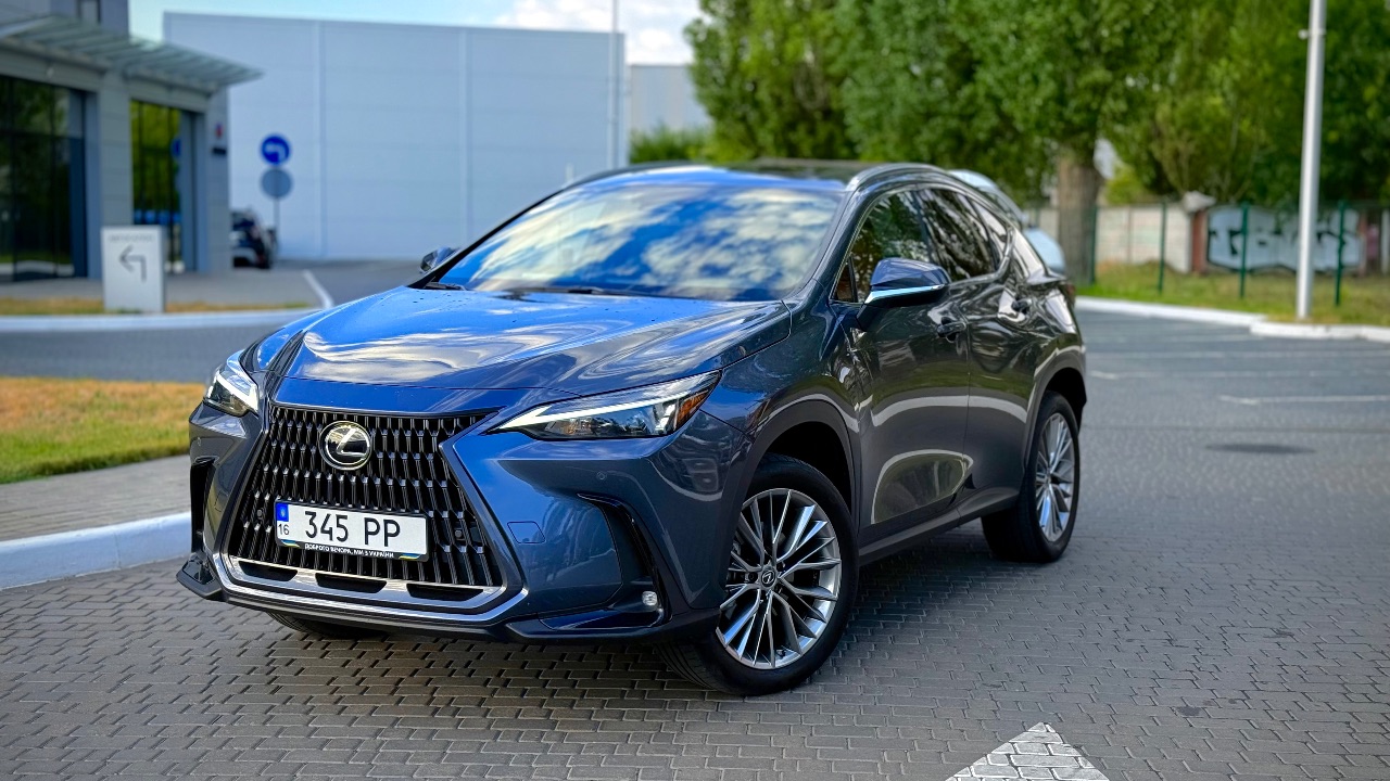 Lexus NX - фото 1