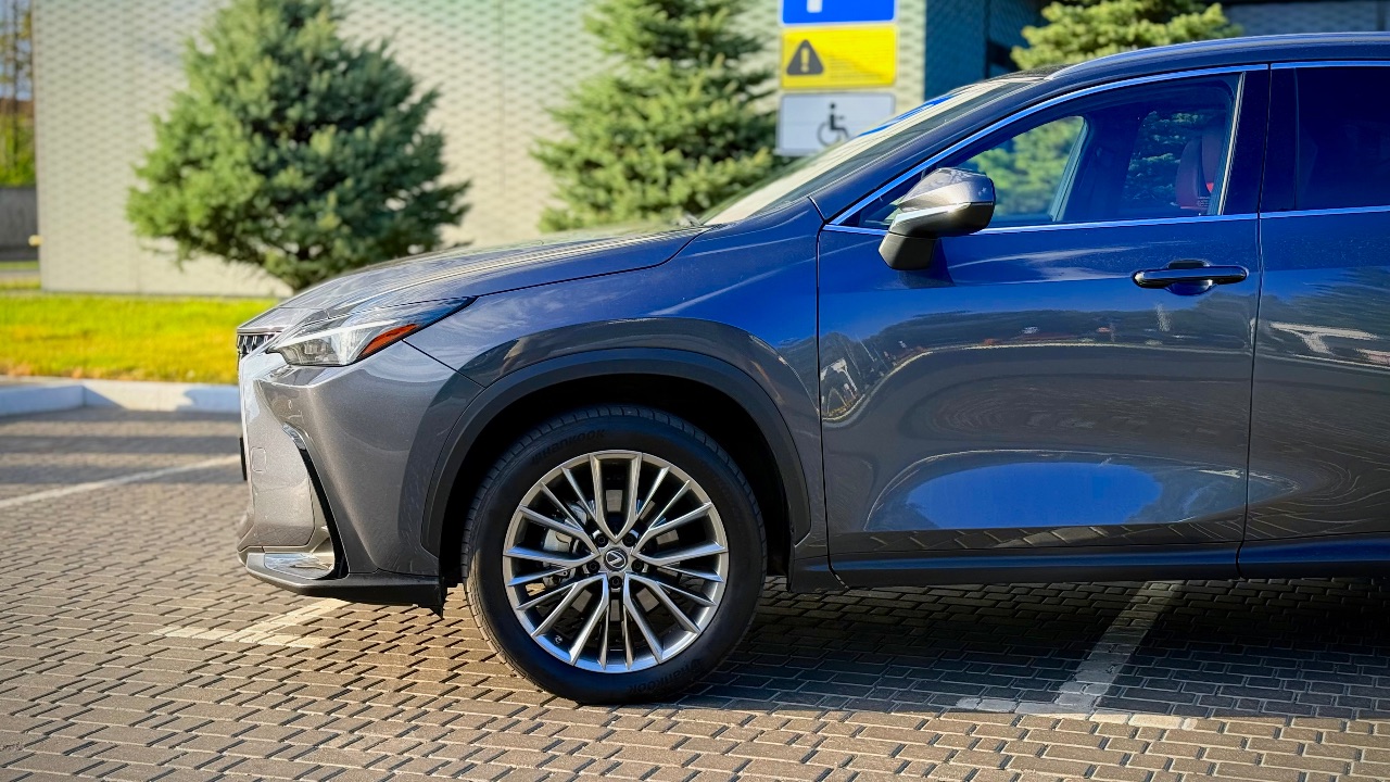 Lexus NX - фото 6