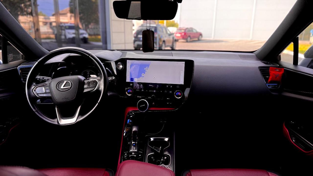 Lexus NX - фото 8