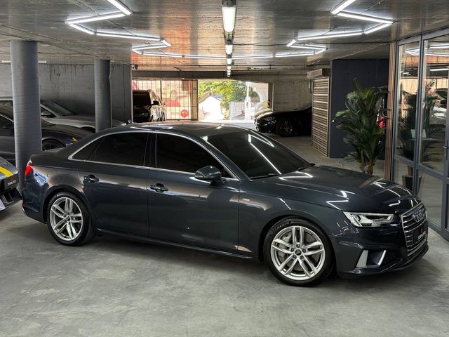 Audi A4 - фото 3