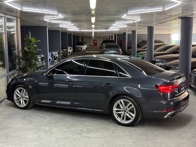 Audi A4 - фото 2