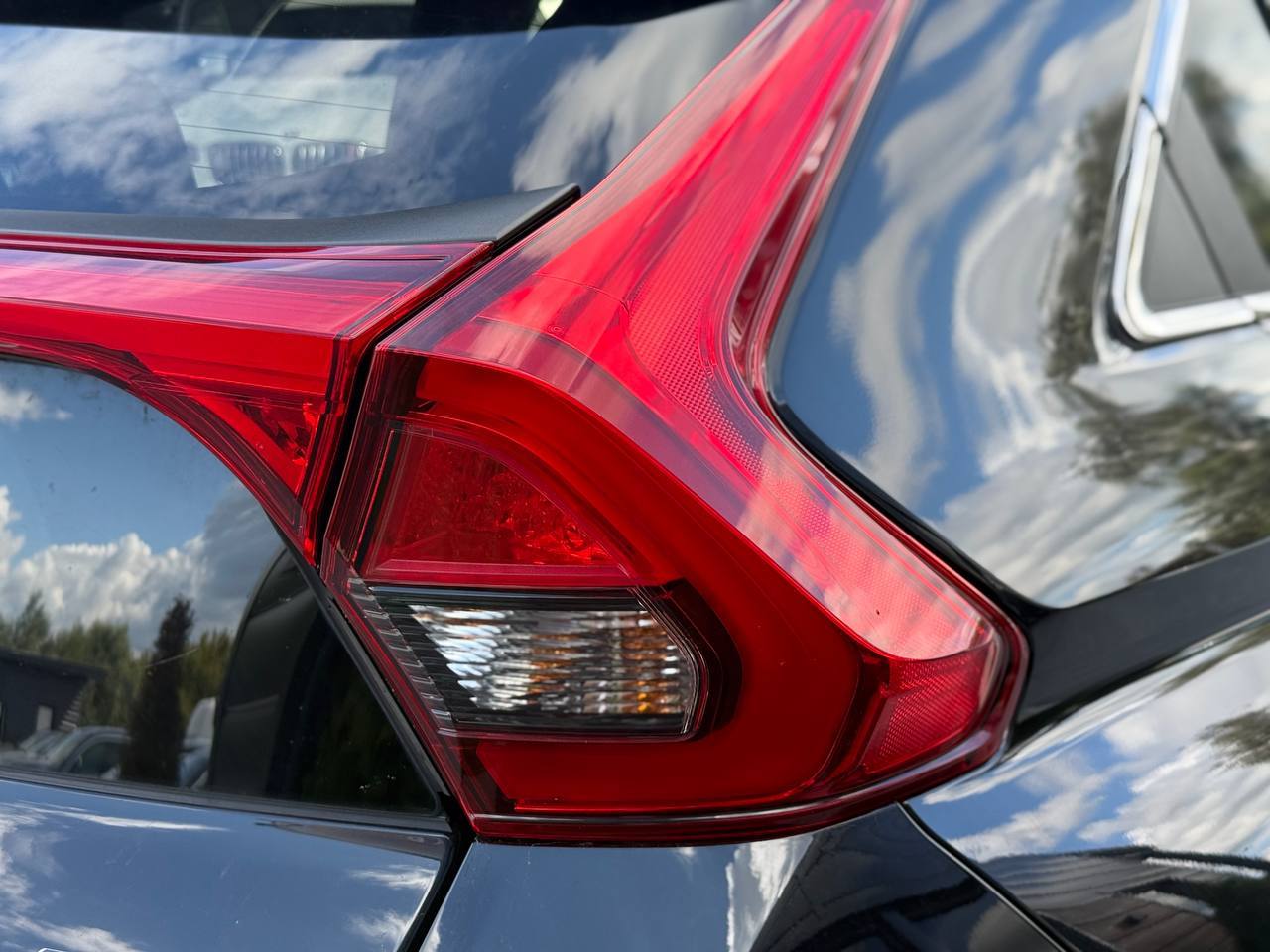 Mitsubishi Eclipse Cross - фото 7