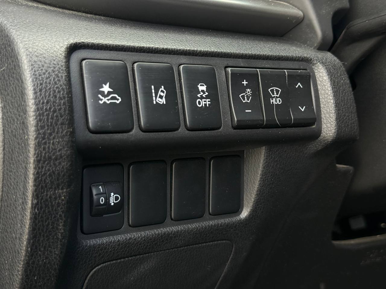 Mitsubishi Eclipse Cross - фото 17