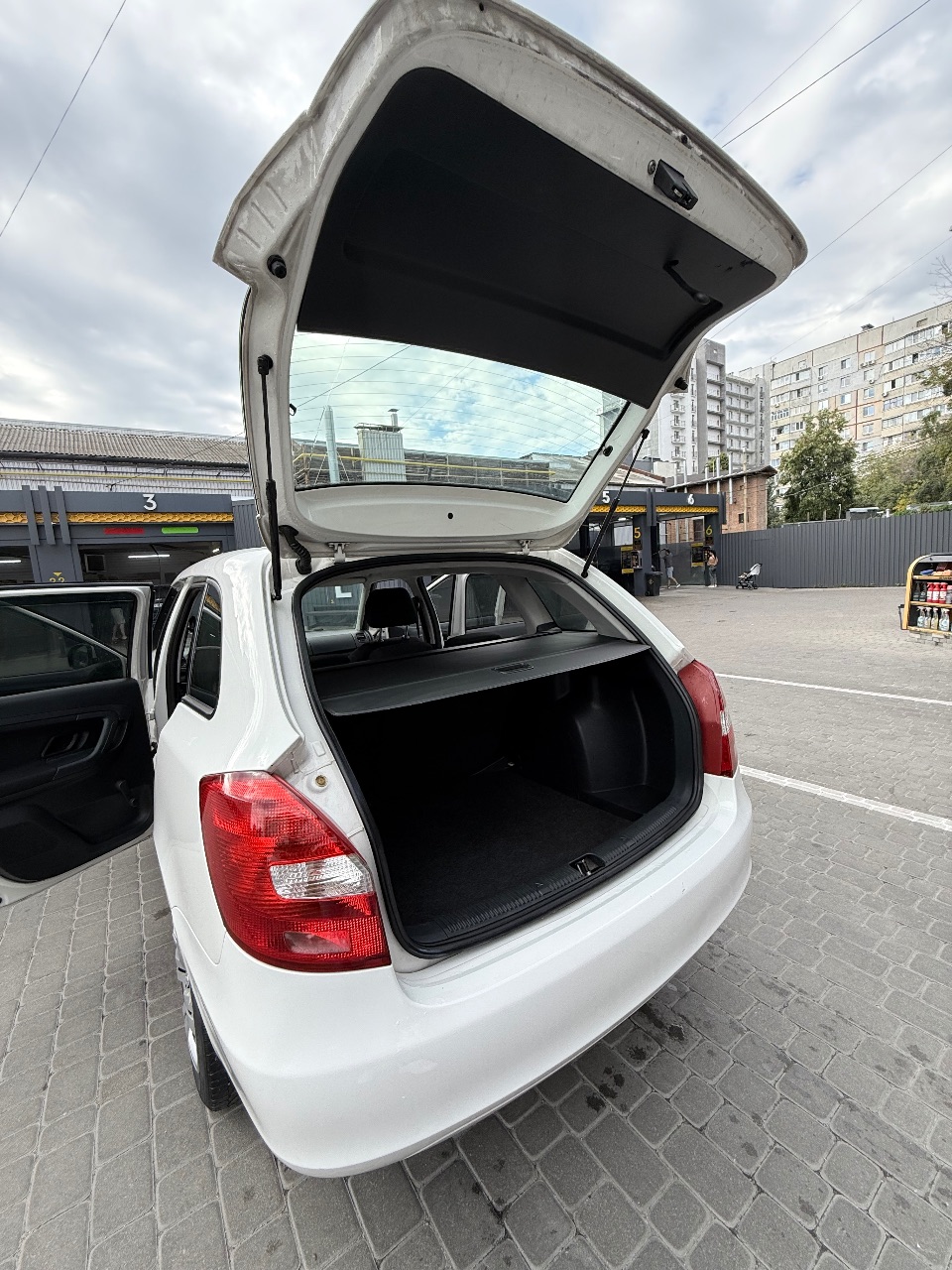 Skoda Fabia - фото 6