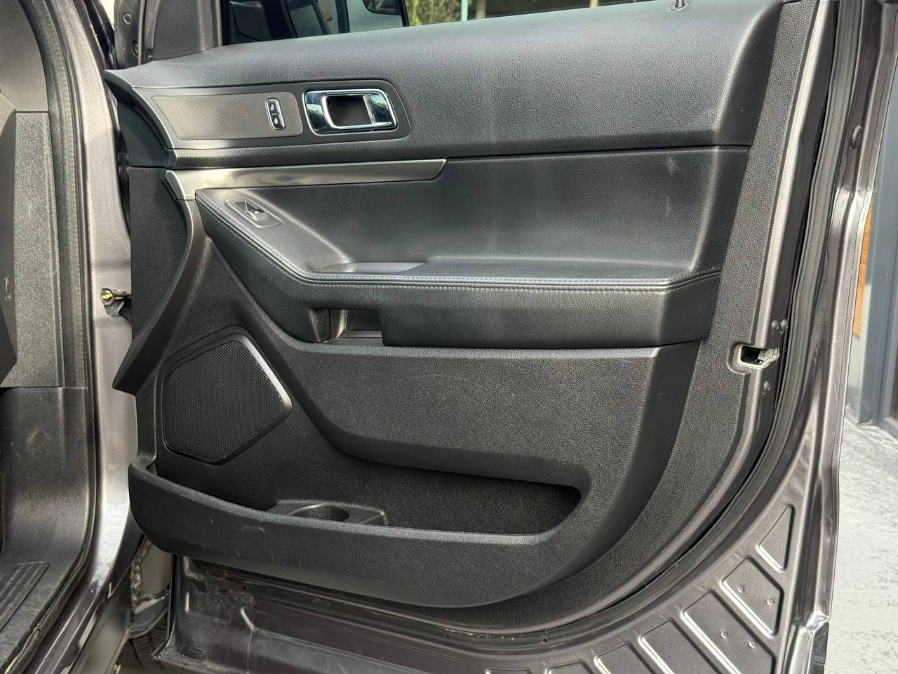 Ford Explorer - фото 55