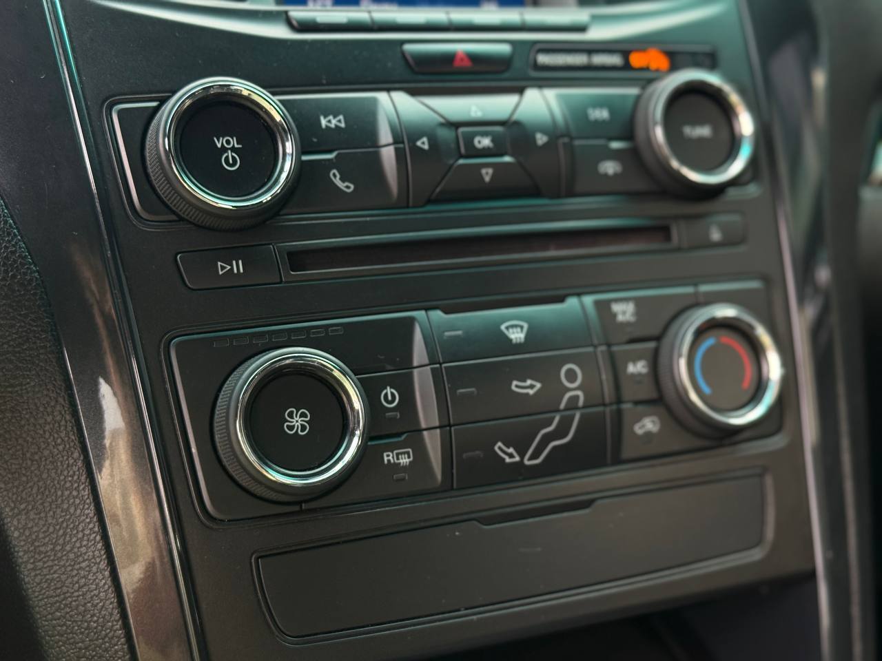 Ford Explorer - фото 34