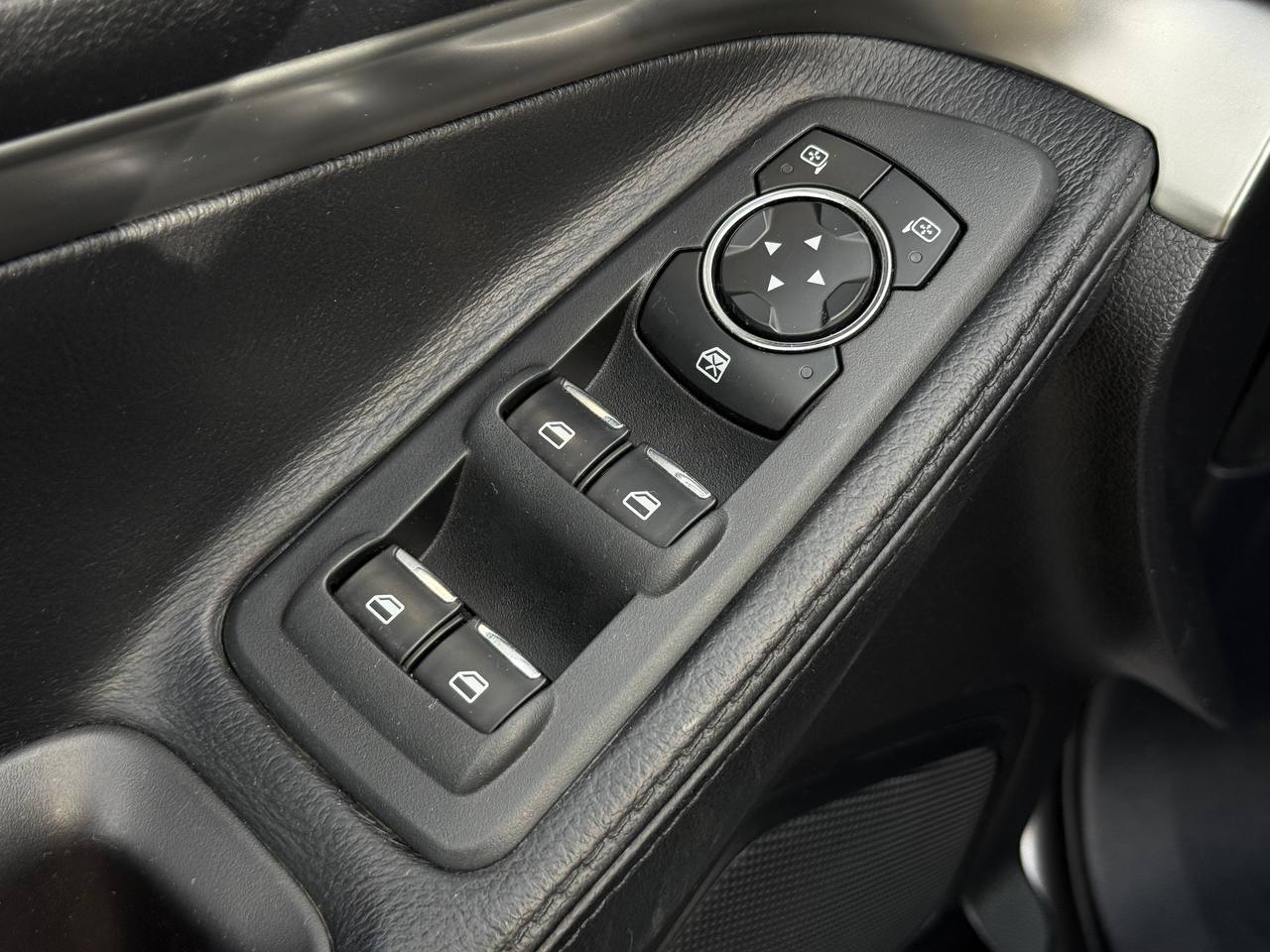 Ford Explorer - фото 21