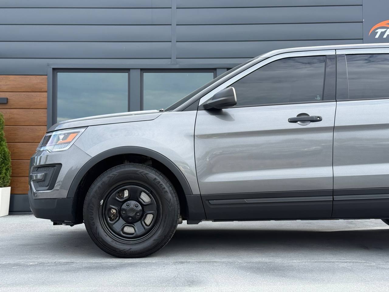 Ford Explorer - фото 9