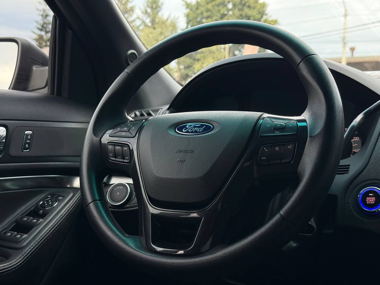 Ford Explorer - фото 46