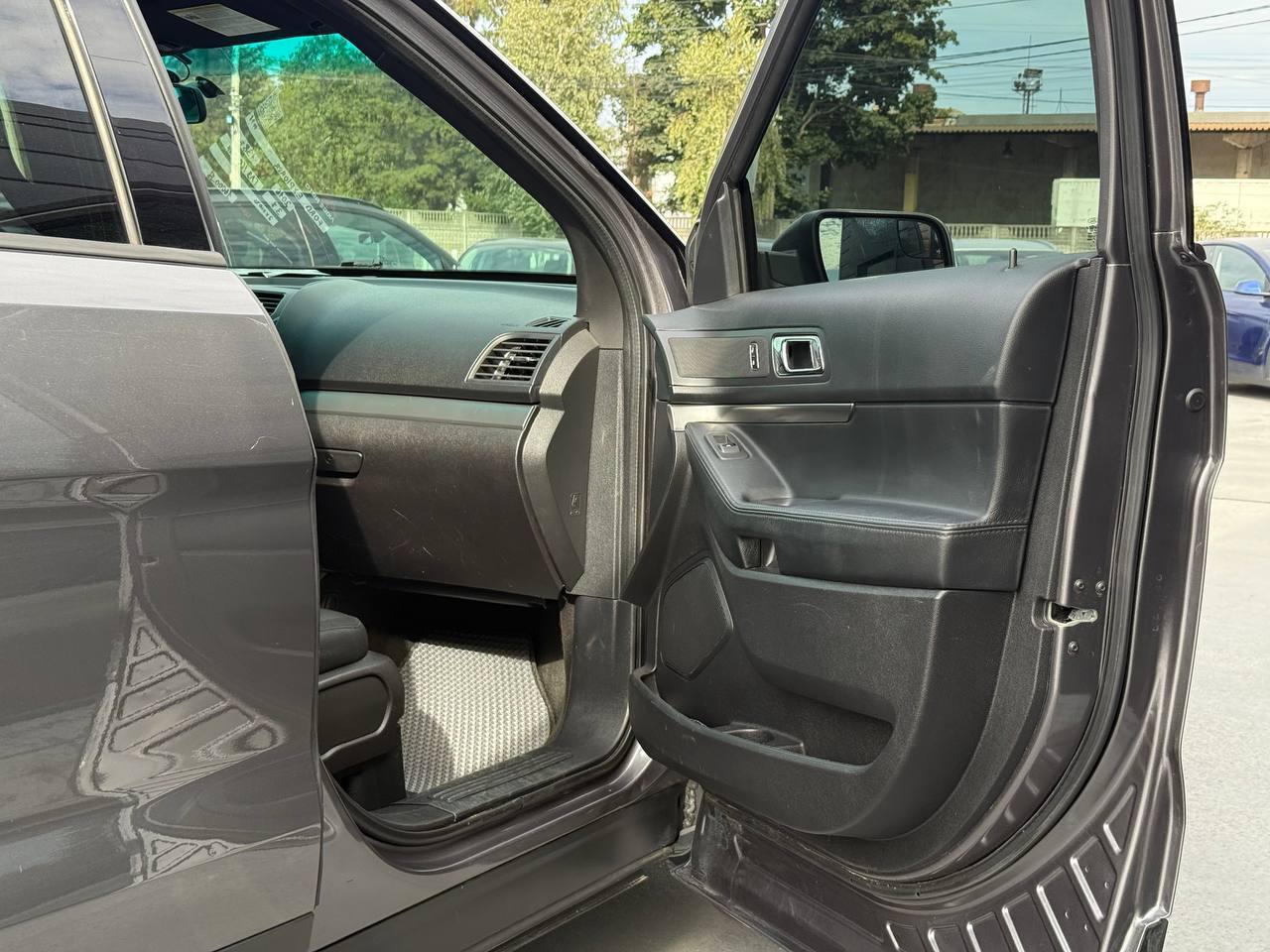 Ford Explorer - фото 54