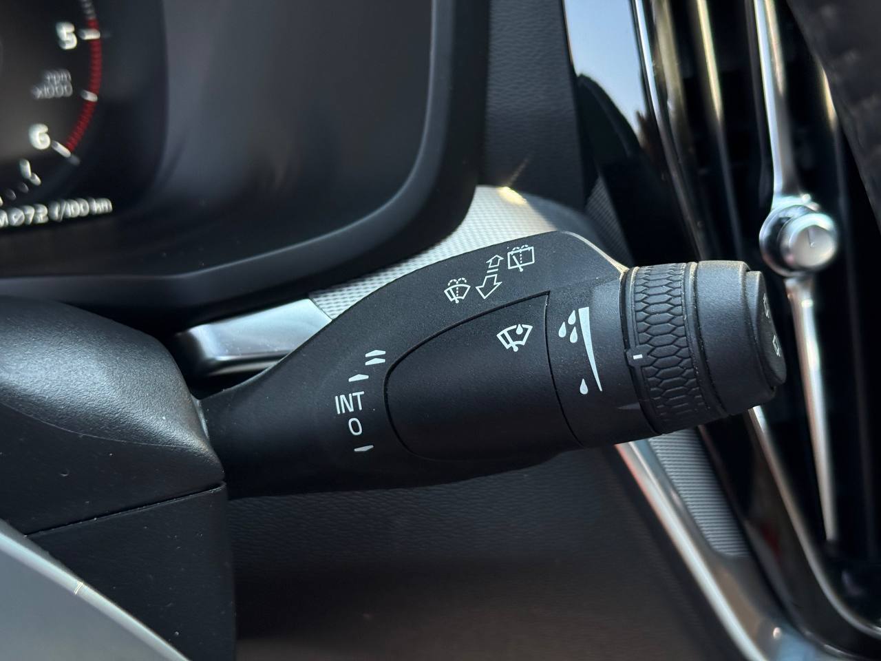 Volvo V60 - фото 32