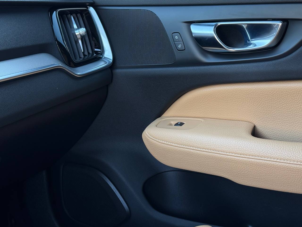 Volvo V60 - фото 36