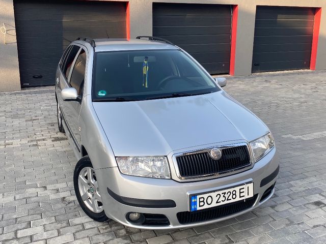 Skoda Fabia - фото 3