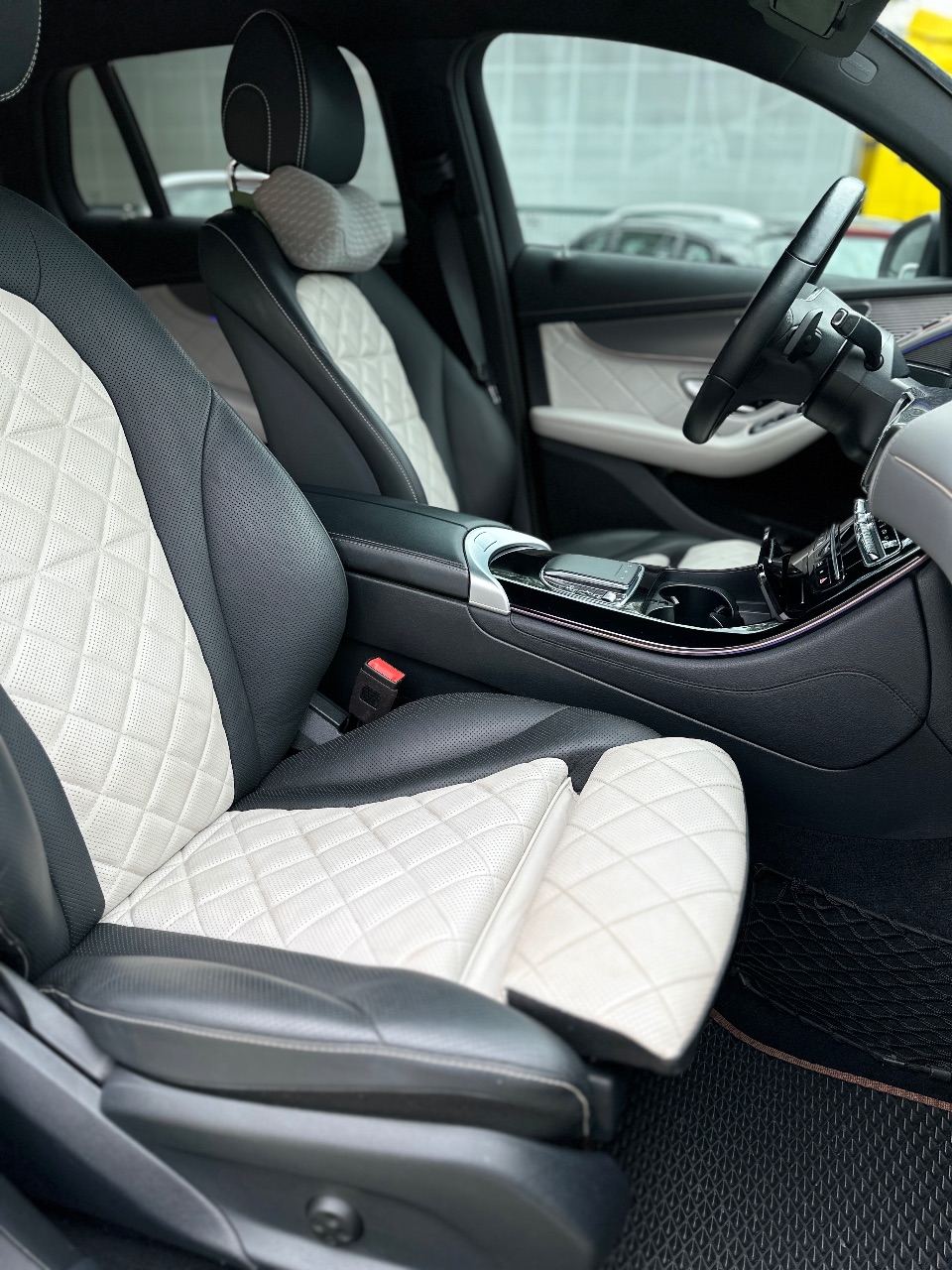 Mercedes-Benz EQC - фото 20