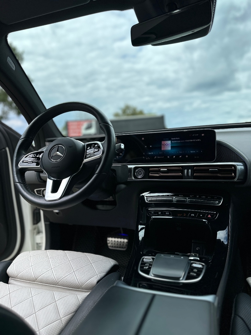 Mercedes-Benz EQC - фото 14