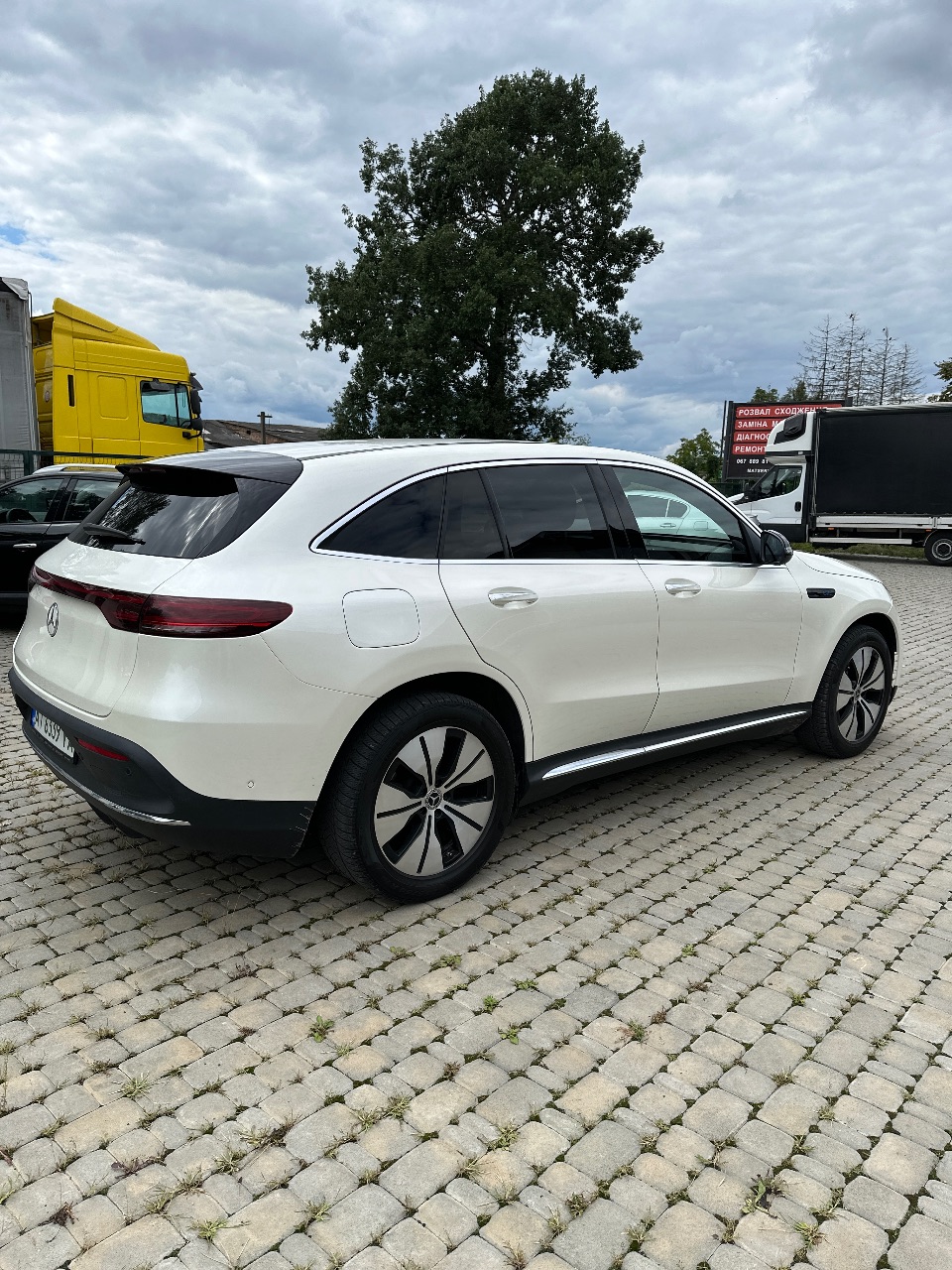 Mercedes-Benz EQC - фото 6