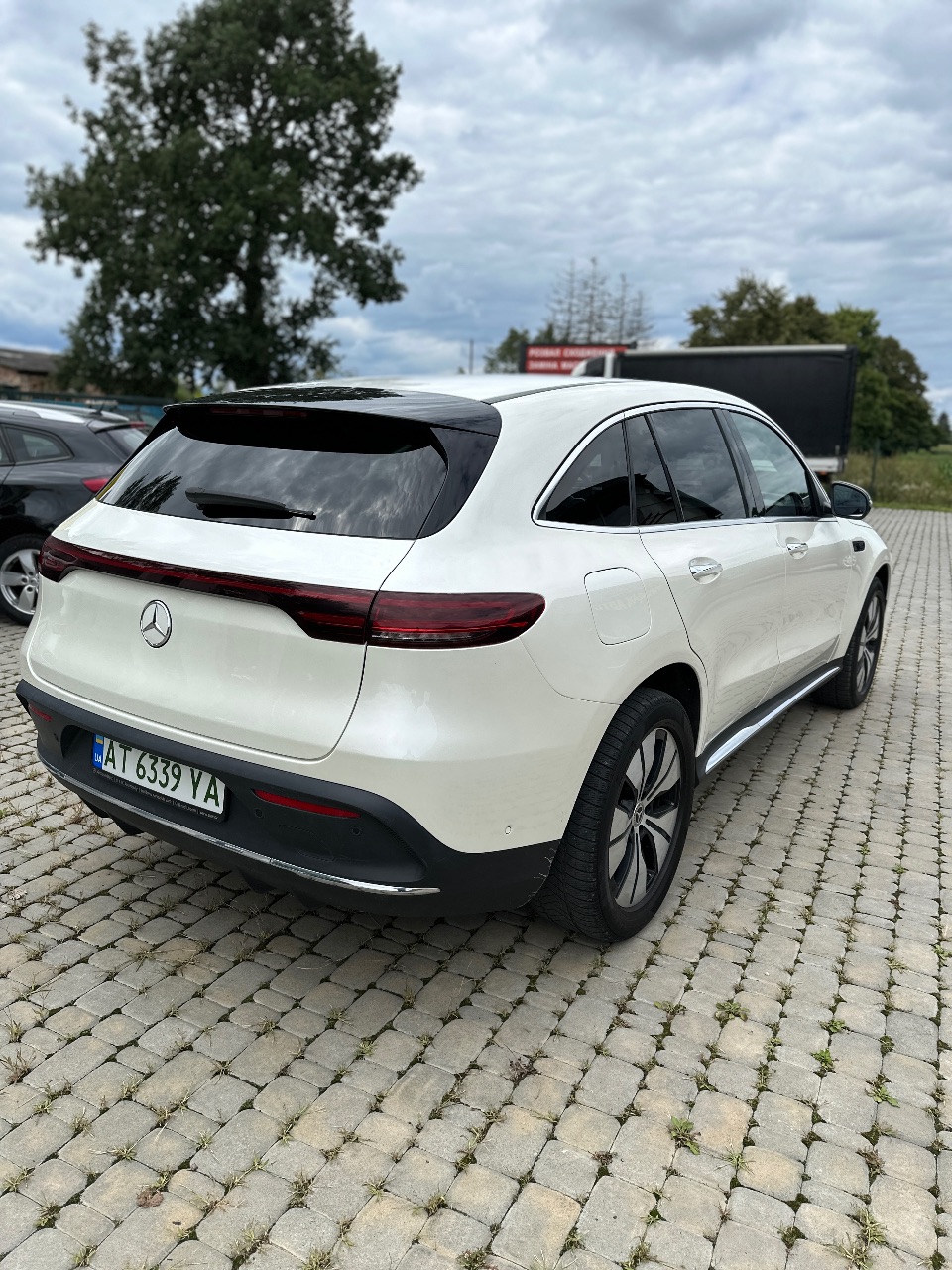 Mercedes-Benz EQC - фото 2