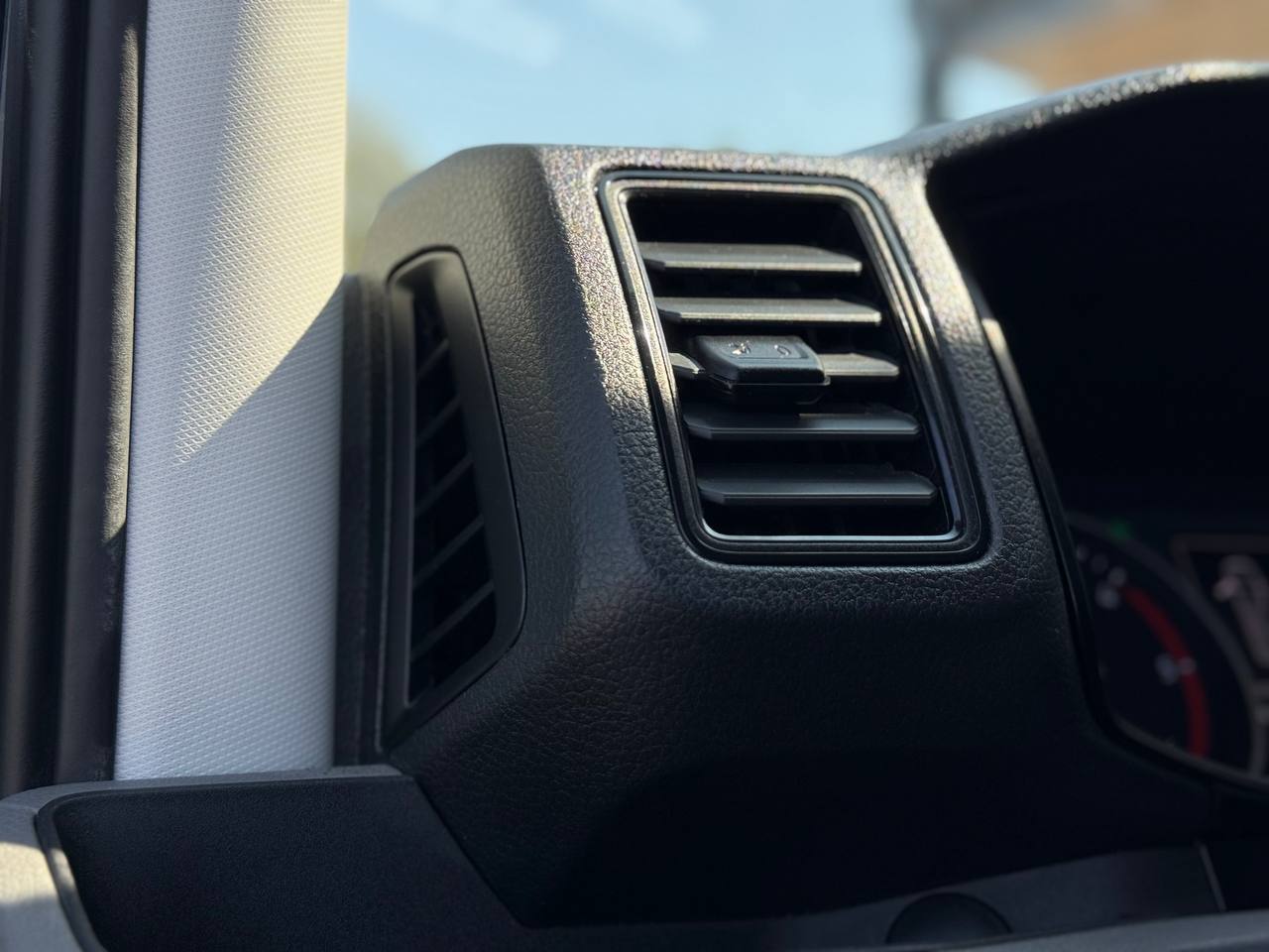 Volkswagen Transporter - фото 18