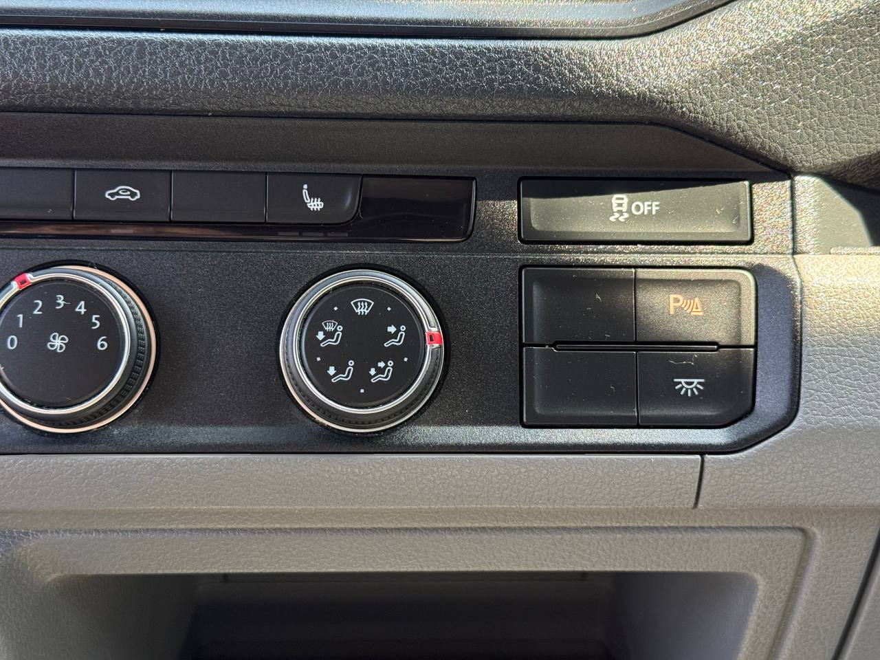 Volkswagen Transporter - фото 26