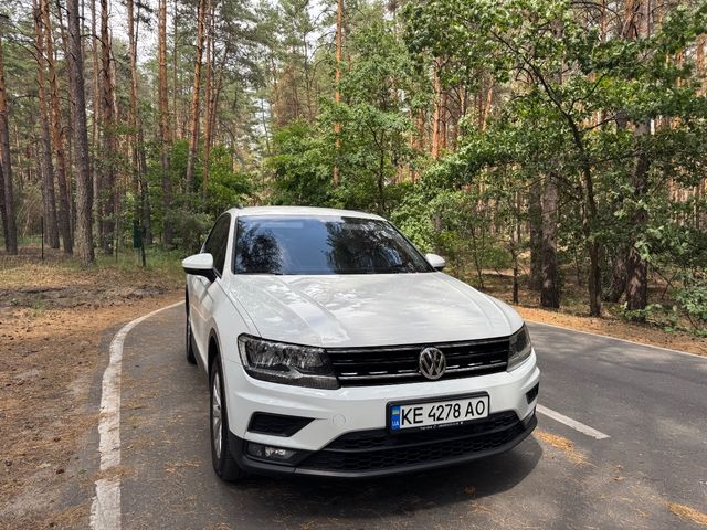 Volkswagen Tiguan - фото 1