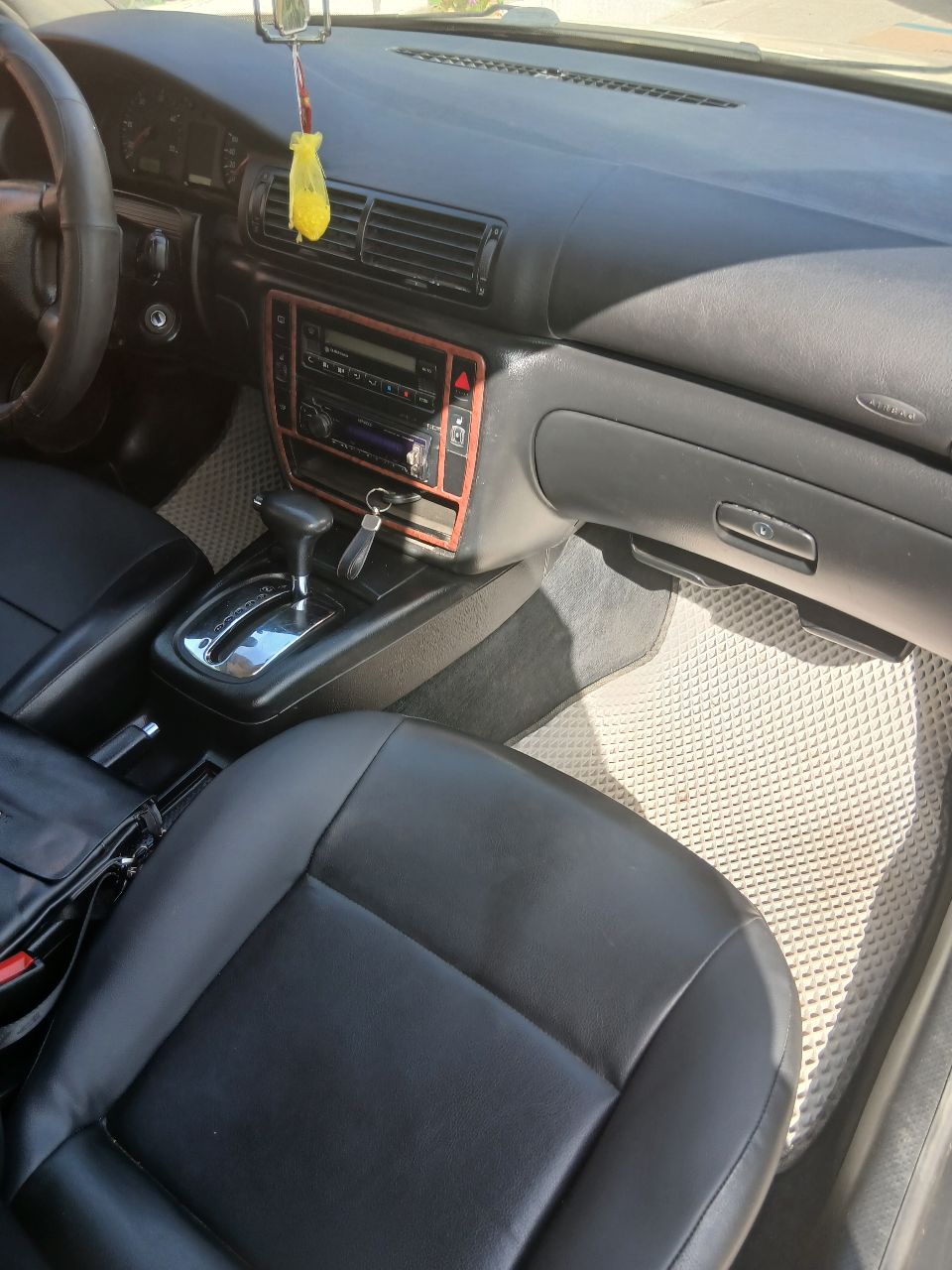 Volkswagen Passat - фото 12