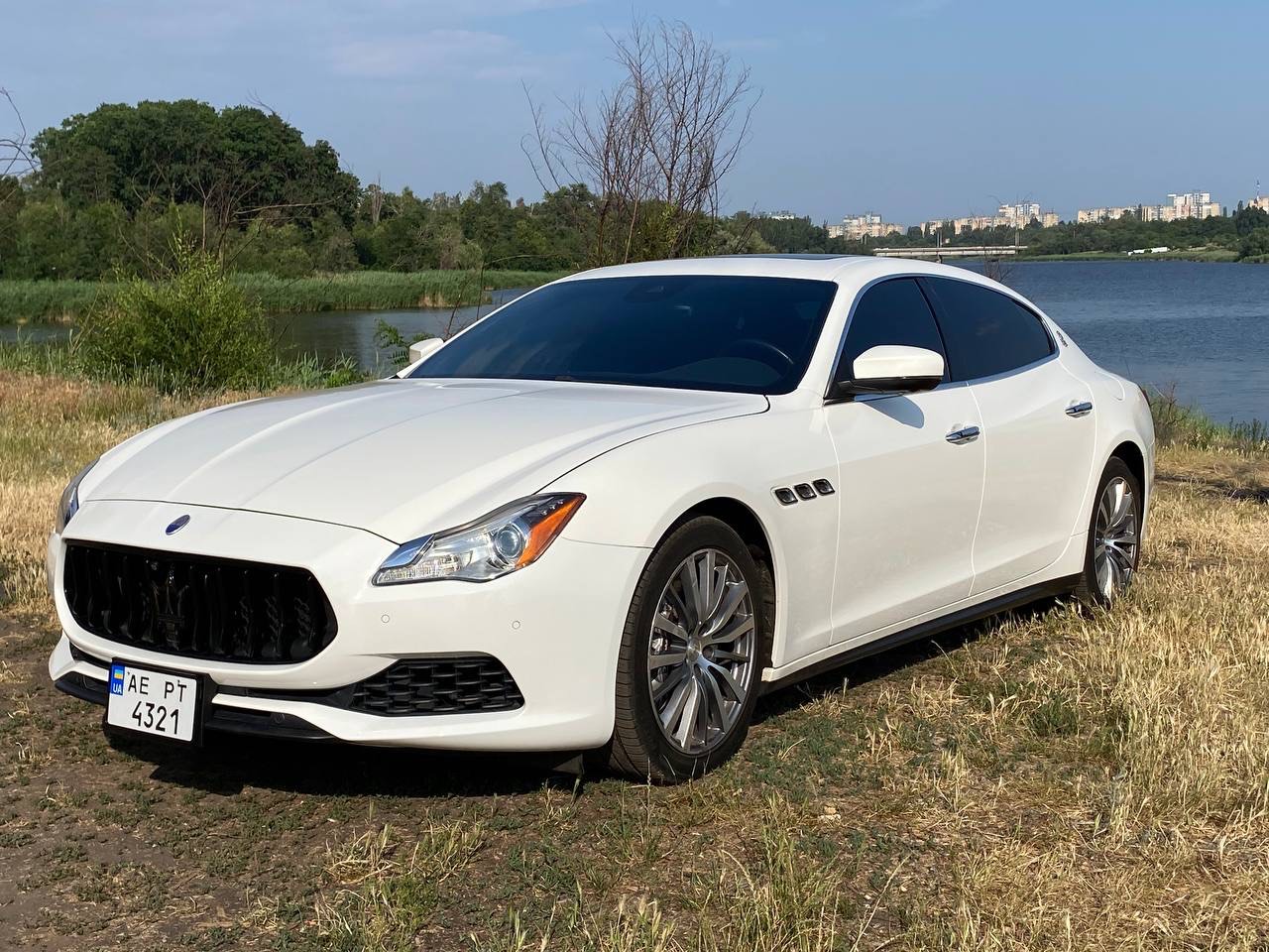 Maserati Quattroporte - фото 3