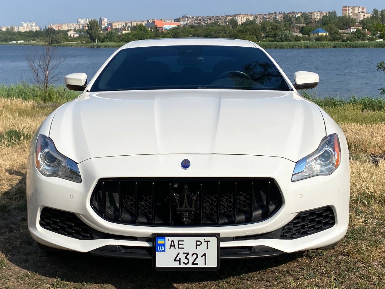 Maserati Quattroporte - фото 13
