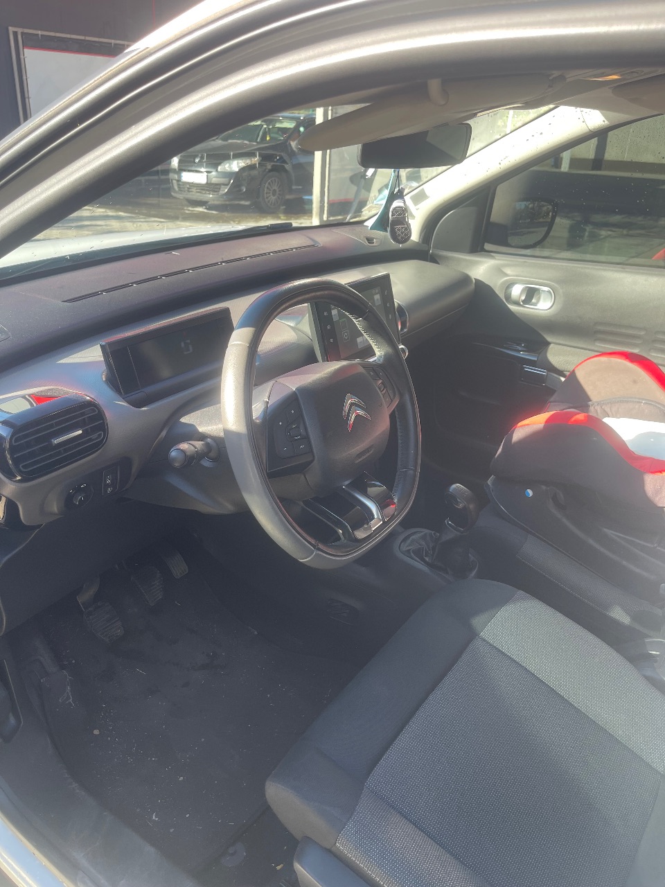 Citroen C4 Cactus - фото 12