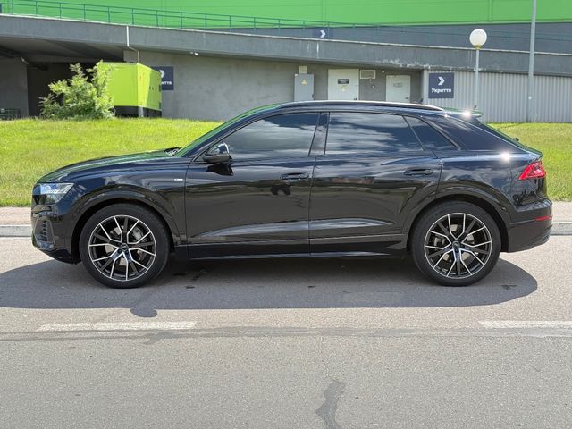 Audi Q8 - фото 1