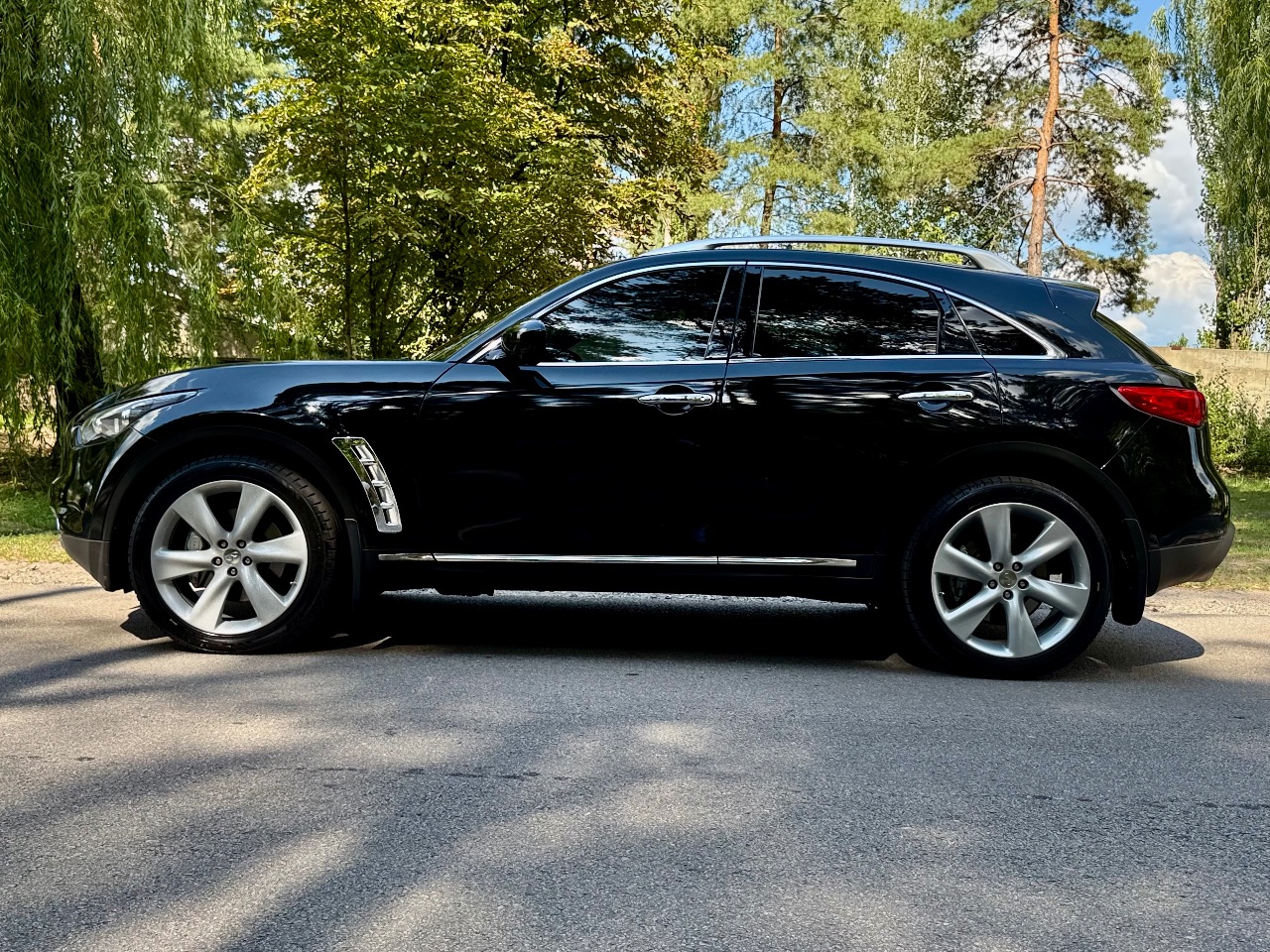 Infiniti FX - фото 10