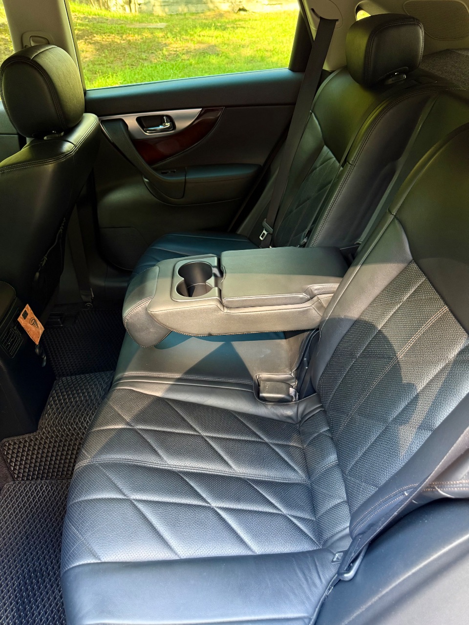 Infiniti FX - фото 24