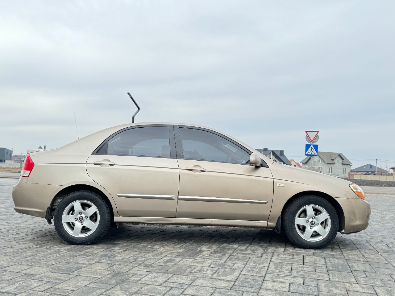 Kia Cerato - фото 5