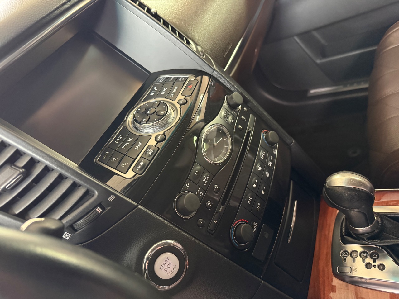 Infiniti QX70 - фото 17