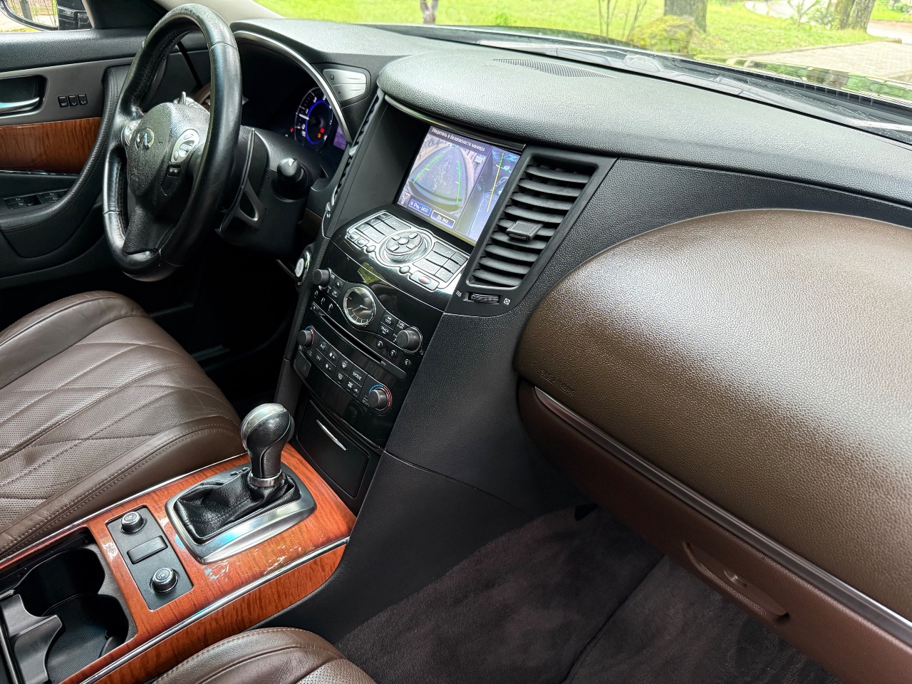 Infiniti QX70 - фото 8