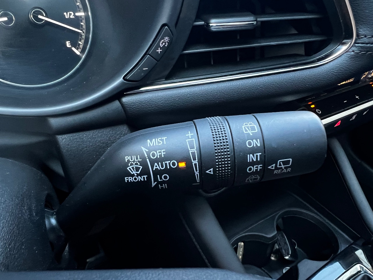 Mazda 3 - фото 14