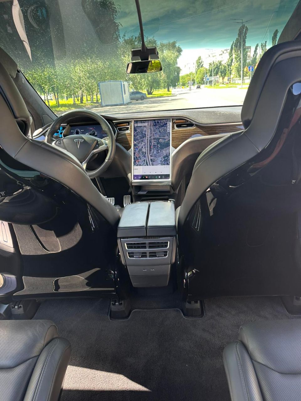 Tesla Model X - фото 27