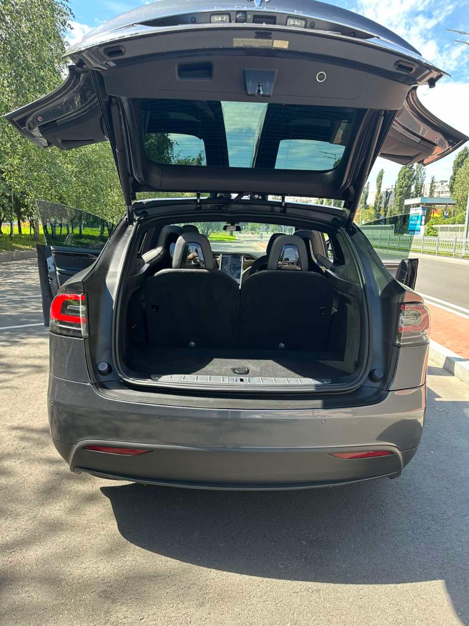 Tesla Model X - фото 47