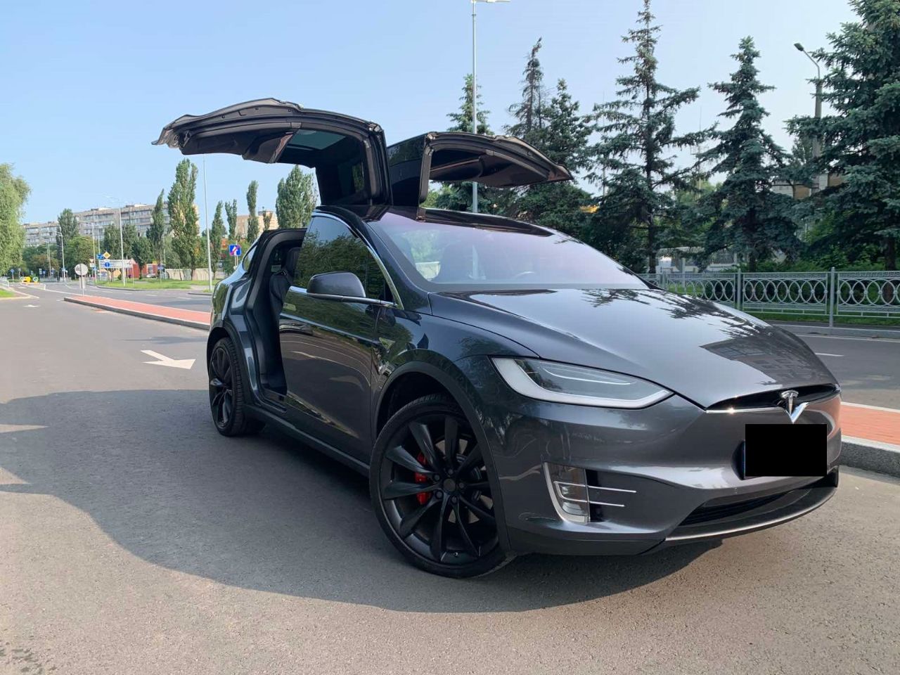 Tesla Model X - фото 4