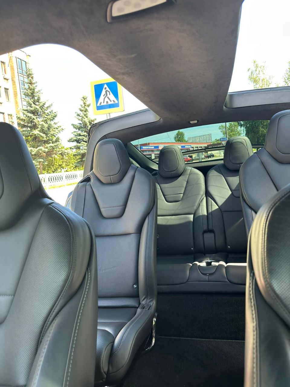 Tesla Model X - фото 41