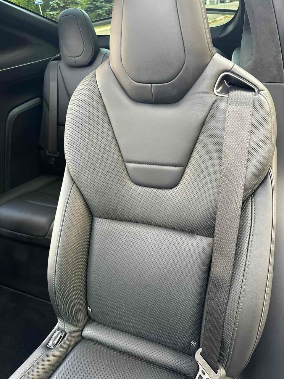 Tesla Model X - фото 12