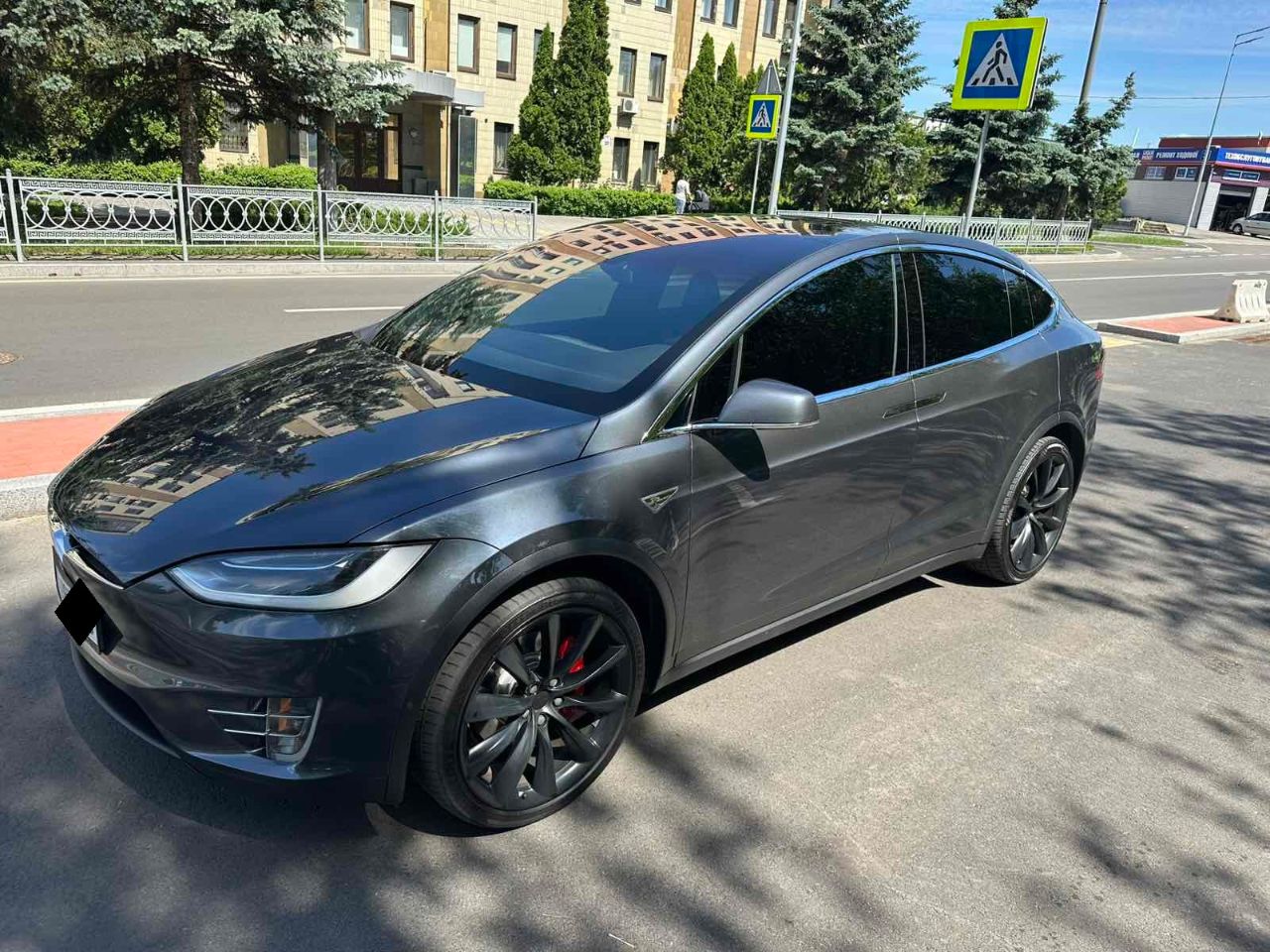 Tesla Model X - фото 50