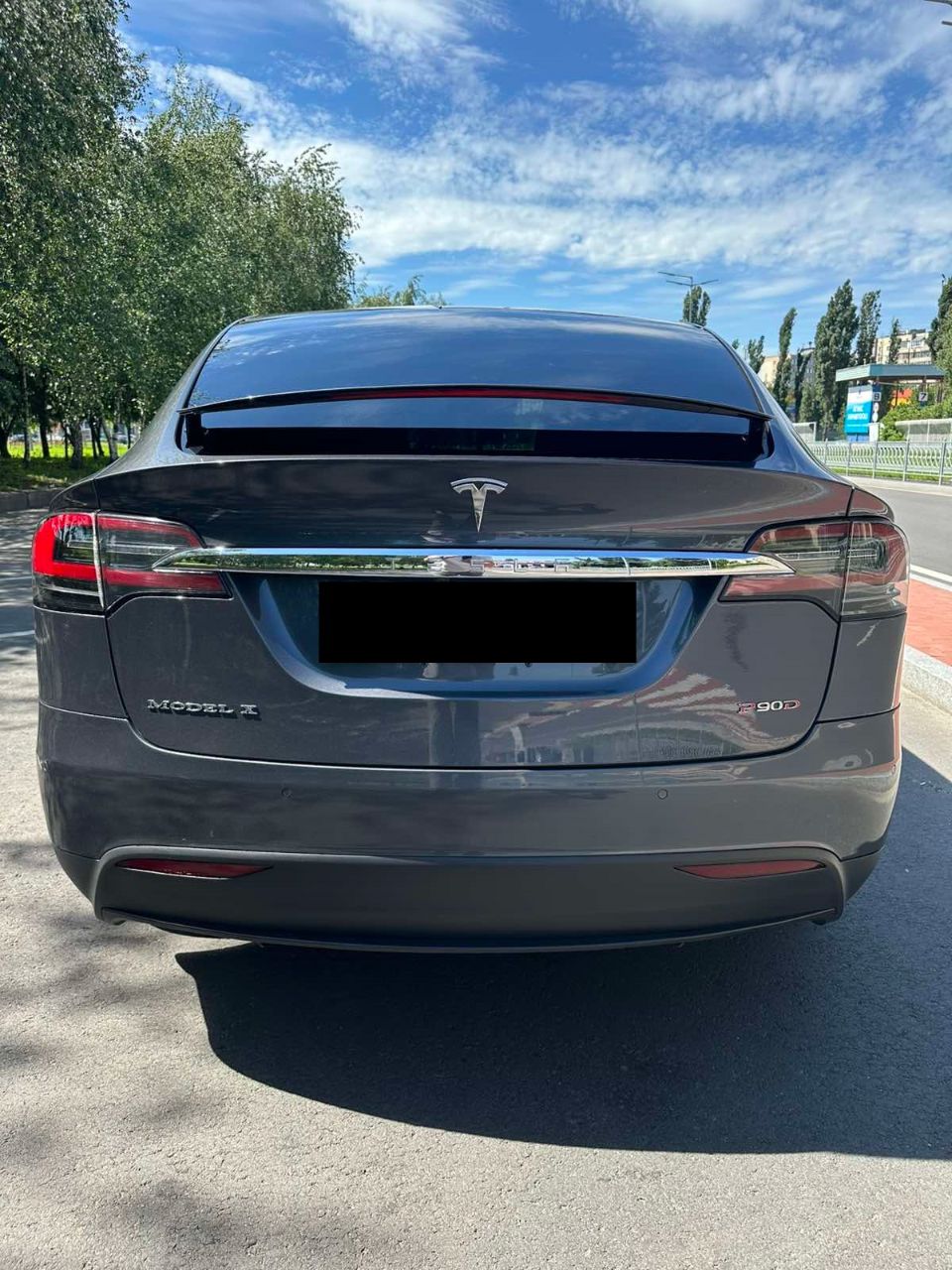 Tesla Model X - фото 49