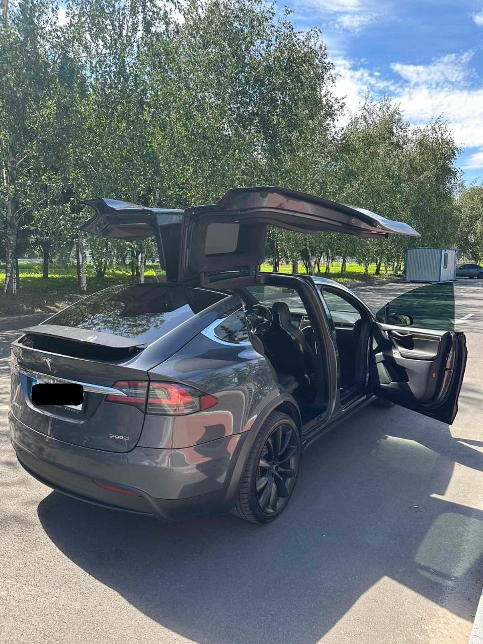 Tesla Model X - фото 32