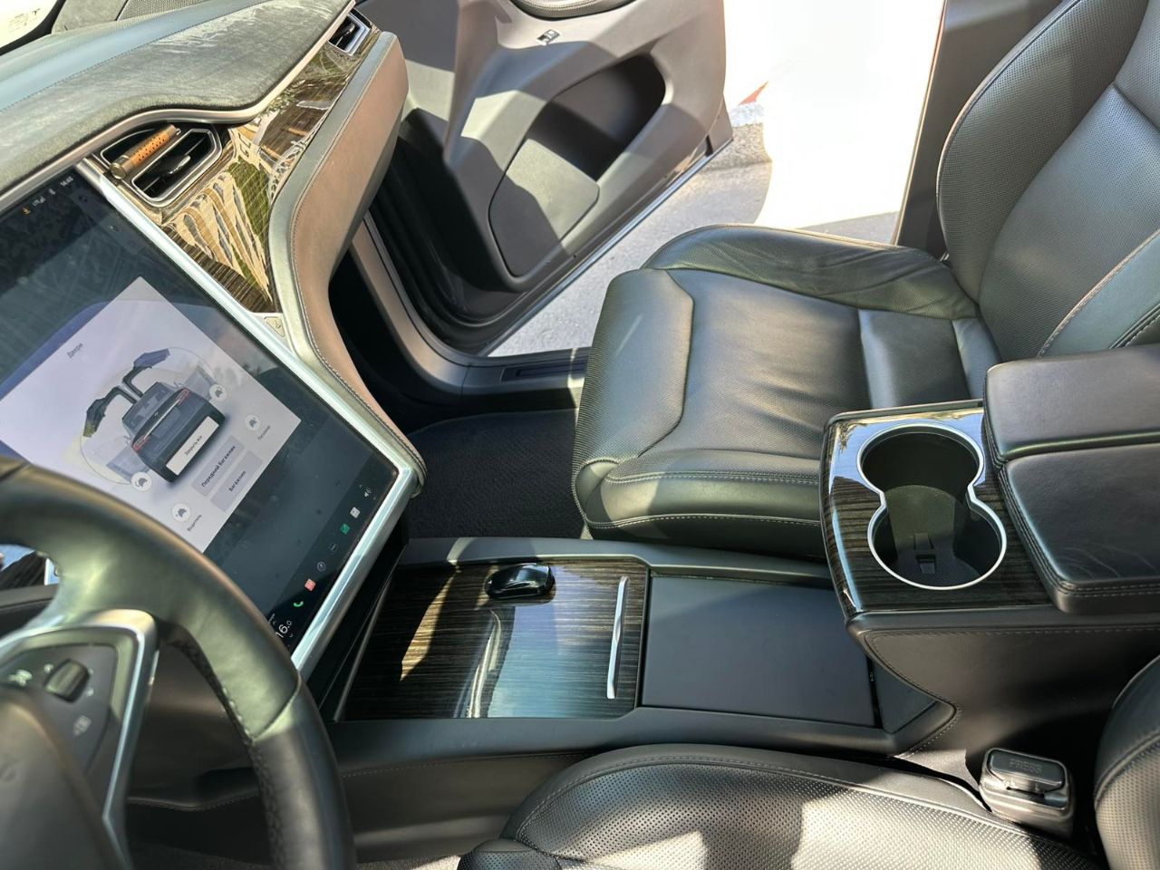 Tesla Model X - фото 21