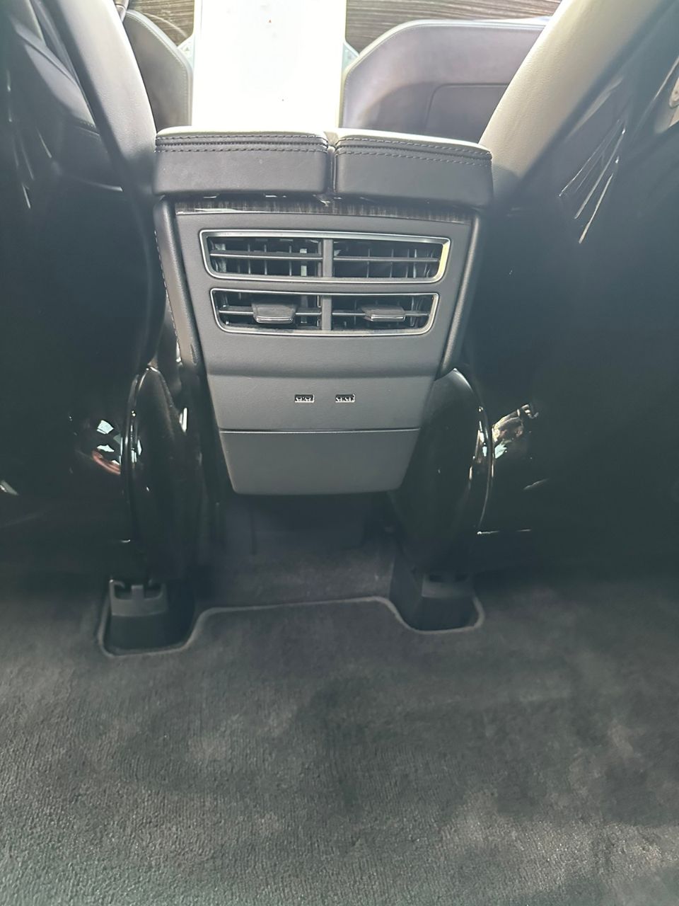 Tesla Model X - фото 39